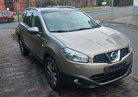 Nissan Qashqai+2 Qashqai+2 1.6 dCi DPF 4x4 Tekna Tekna 4x4 7 Sitz