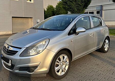 Opel Corsa 1.2 - Frisch Service, 8-fach bereift