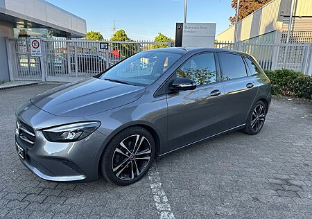 Mercedes-Benz B 180 DCT -
