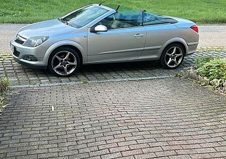 Opel Astra TwinTop 1.8 ECOTEC Cosmo Class