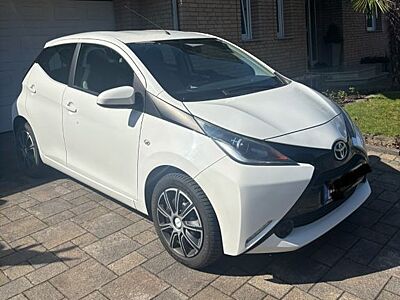 Toyota Aygo (X) 1,0-l-VVT-i x-play x-play