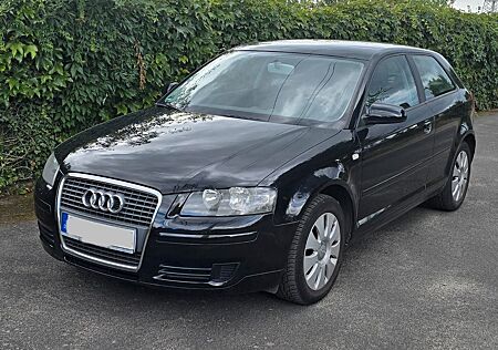 Audi A3 , 1,6 L Attraction, Wenig KM, EZ 04.2008, Top
