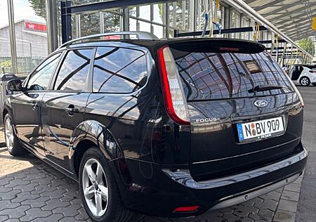 Ford Focus 1,6 Ambiente Turnier mit Klima und Kamera