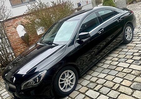 Mercedes-Benz CLA 200 Cupe SCORE!