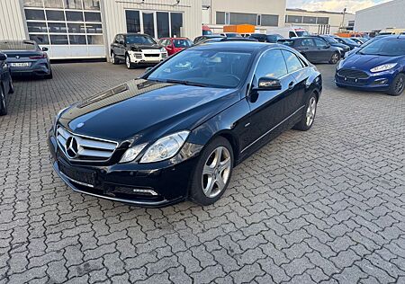 Mercedes-Benz E 220 gebraucht kaufen Mercedes-Benz E 220 CDI Coupe Aut-LEDER-XENON-NAVI-
