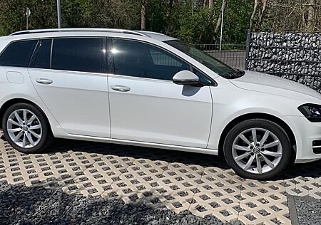 VW Golf Volkswagen 7 Variant DSG Highline, Standheizung, Leder