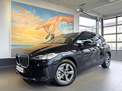 BMW 220i Active Tourer PANO+AHK+KAM+TEM+SITZH+LiveC+