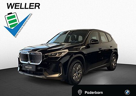 BMW iX1 xDrive 30 LED Kam DAB H/K Adap. M Fahrwerk