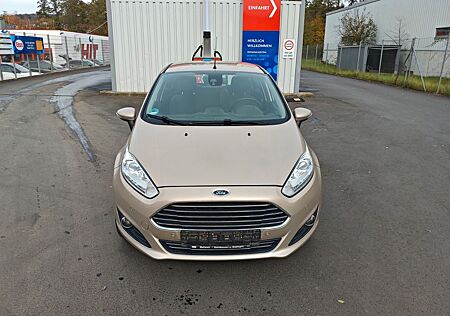 Ford Fiesta Titanium Tüv neu ! Euro 6