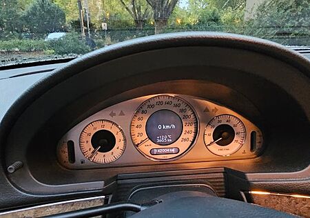 Mercedes-Benz E 280 4MATIC AVANTGARDE Avantgarde