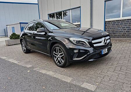 Mercedes-Benz GLA 200 TÜV 01/27, Inspektion neu, Super Zustand