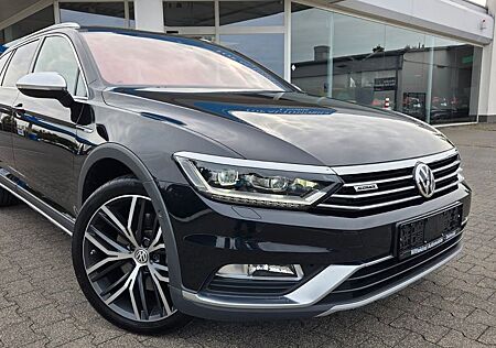 VW Passat Alltrack Volkswagen Passat Alltrack4X4*AHK*PANO+LEDER+VOLLAUASTA+NEU