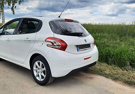 Peugeot 208 1,2 PureTech zu verkaufen