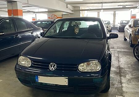 VW Golf Volkswagen 1.6 AUTO EDITION Edition