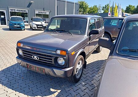 Lada Urban NIVA LANG 4TÜR HU SERVICE KONSERV AHK HÄNDL