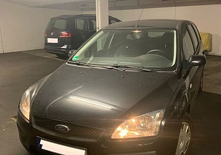 Ford Focus Kombi - fair | 60.255km | kein TÜV