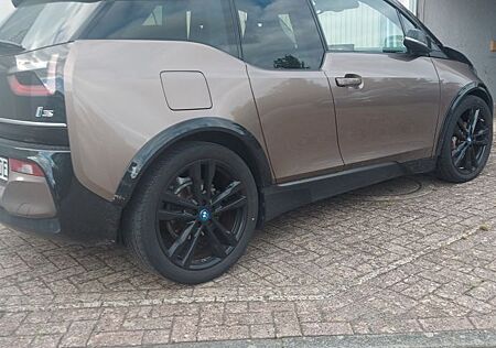 BMW i3s (120 Ah), mit Schiebedach und Lederausst.