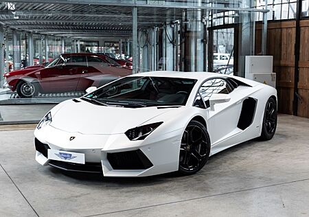 Lamborghini Aventador LP700-4