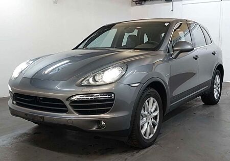 Porsche Cayenne S Hybrid /Scheckheftgepflegt / Navi/ ACC