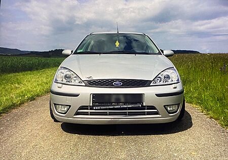 Ford Focus 1.8 Futura TÜV 1 Jahr