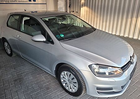 VW Golf Volkswagen VII Trendline BMT*NAVI*SCHECKHEFT*SEHR GEPF