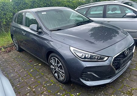 Hyundai i30 Premium*PANO*SiTZBELÜFTUNG*KAMERA*LED