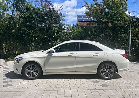 Mercedes-Benz CLA 180 SCORE!