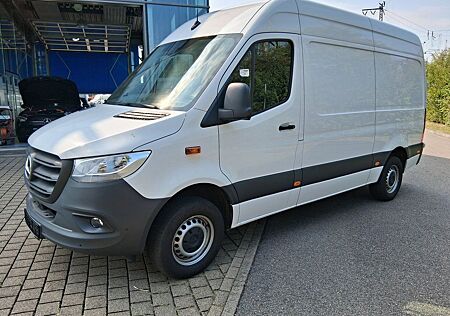 Mercedes-Benz Sprinter 317 CDI L2/H2 Schwingsitz*Navi*360°*PTS