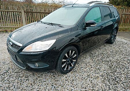 Ford Focus Turnier Black Magic/Leder/Zahnriemen NEU