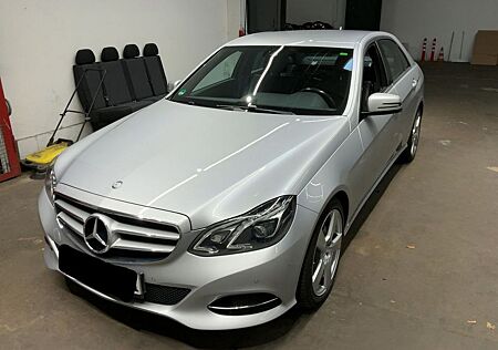 Mercedes-Benz E 200 BlueTEC/PDC/SHZ/AHK/ALU/NAVI/KLIMA/PDC/EU6