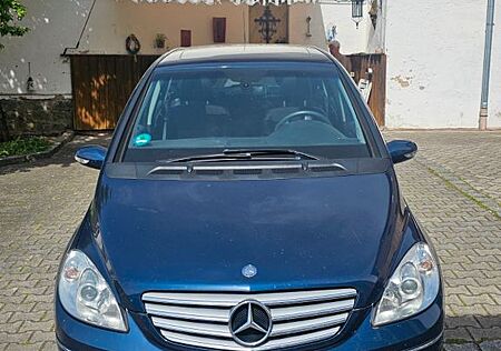 Mercedes-Benz B 200 Mercedes Benz , TÜV bis September 2026