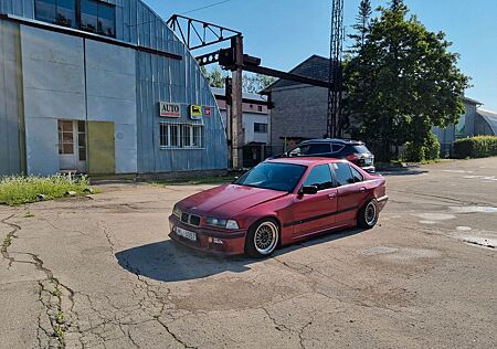 BMW 328i