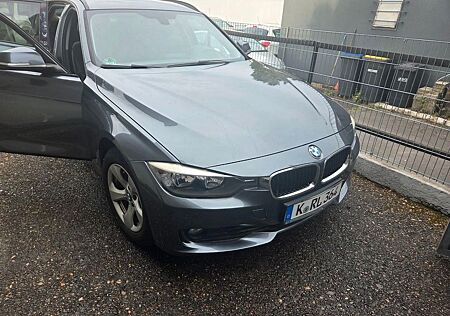 BMW 320i Touring -