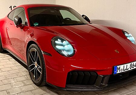 Porsche 992 Carrera 4 GTS Coupé Carrera GTS