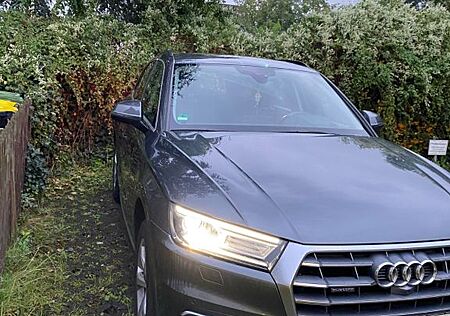 Audi Q5 2.0 TDI 140kW S tronic quattro design design