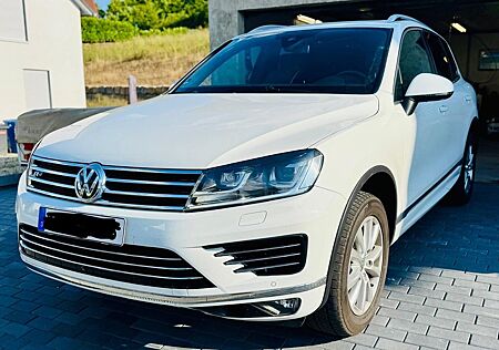 VW Touareg Volkswagen 3.0 V6 TDI SCR Tiptr. Exclusive BMT ...