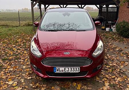 Ford S-Max 2,0 TDCi 7Sitzer 4x4 Trend