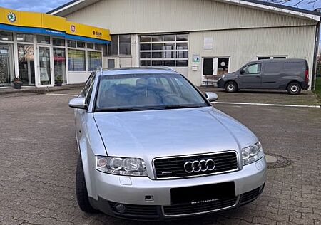 Audi A4 3.0 Quattro Avant (überholter Motor)