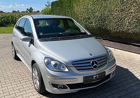 Mercedes-Benz B 170 8-fach bereift