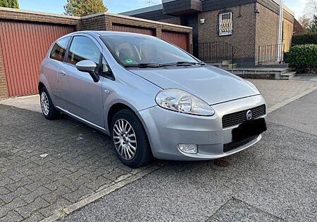 Fiat Grande Punto 1.4 TÜV NEU