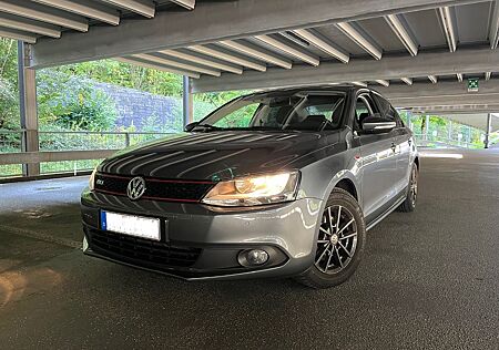 VW Jetta Volkswagen 1.6 TDI DSG Comfortline