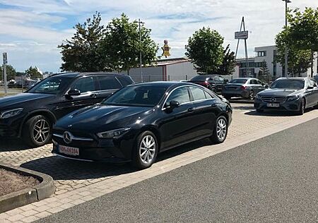 Mercedes-Benz CLA 180 -