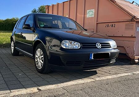 VW Golf Volkswagen 1.6 Basis