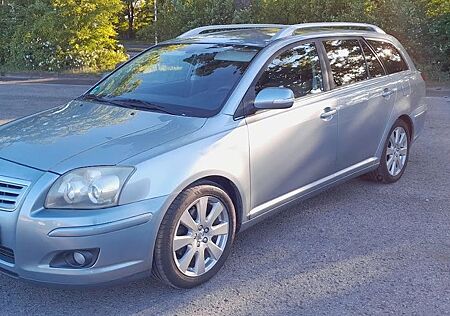 Toyota Avensis Combi 2.0 D-4D -