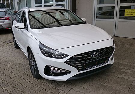 Hyundai i30 CW KLIMAAUT.' ALU SHZ LHZ APPLE KAMERA
