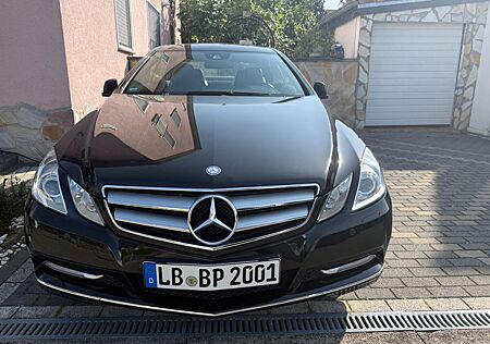 Mercedes-Benz E 200 Coupé CGI BlueEFFICIENCY AVANTG....