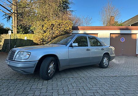 Mercedes-Benz 320 aus erster Hand