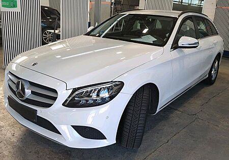 Mercedes-Benz C 220 C 220d T 9G-TRONIC LED NAVI SPORTS SOUND TP AHK