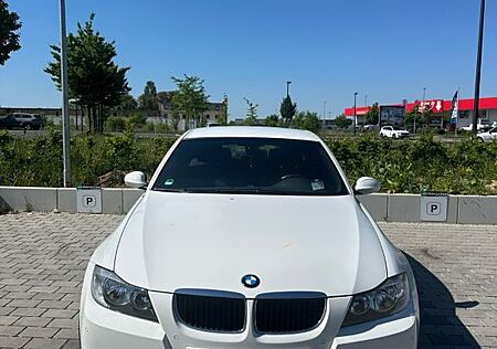 BMW 318i (E90), M-Paket, 2. Hand, Scheckheft gep