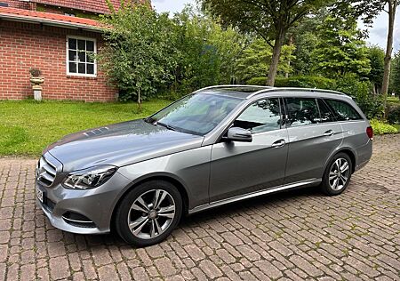Mercedes-Benz E 220 BlueTEC BE T Edition AVANTG. Auto. Edi...